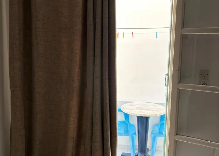 Kapselhotel Asiminas *