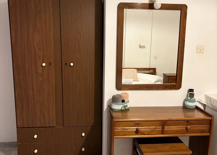 Asiminas Capsule hotel