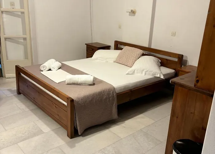 Asiminas Capsule hotel *